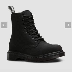 Dr. Martens Black Fur-Lined Mono 1460 Boots